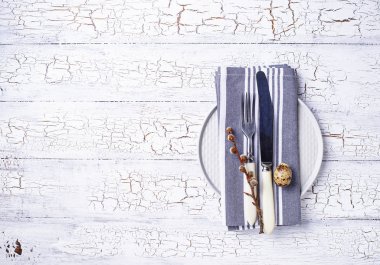 Paskalya sofrasında bıldırcın yumurtası.