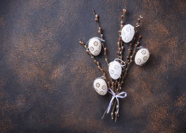 Söğüt ve yumurta ile Paskalya arka plan