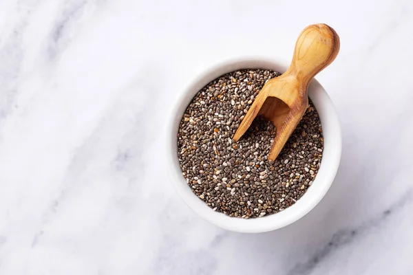 Semillas de chía saludables en un tazón — Foto de Stock