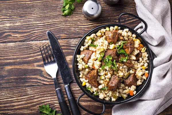 Bulgur with meat and vegetables — Stock Photo, Image