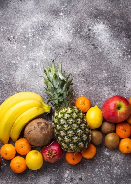 Taze tropikal meyve çeşitleri