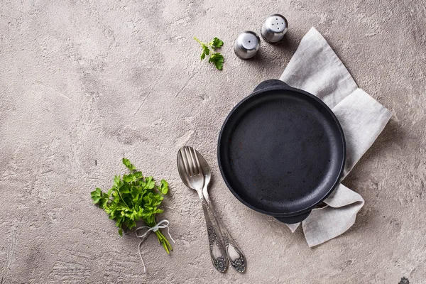 Fundo culinário com frigideira — Fotografia de Stock