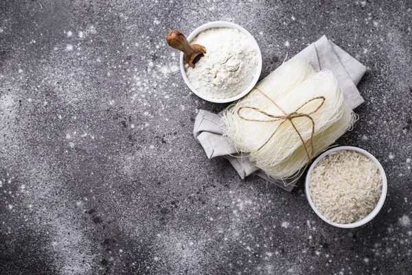 글루텐 무료 쌀 가루, 곡물 및 국수 — 스톡 사진