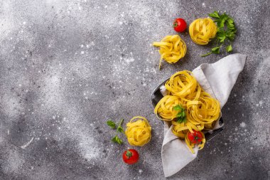 Ham makarna tagliatelle veya Fettuccine