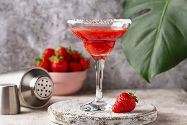 Cocktail Margarita alla fragola in vetro — Foto Stock