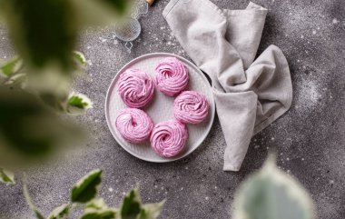 Mor berry tatlı ev yapımı marshmellow