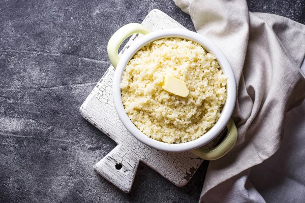 Couscous com manteiga em panela — Fotografia de Stock
