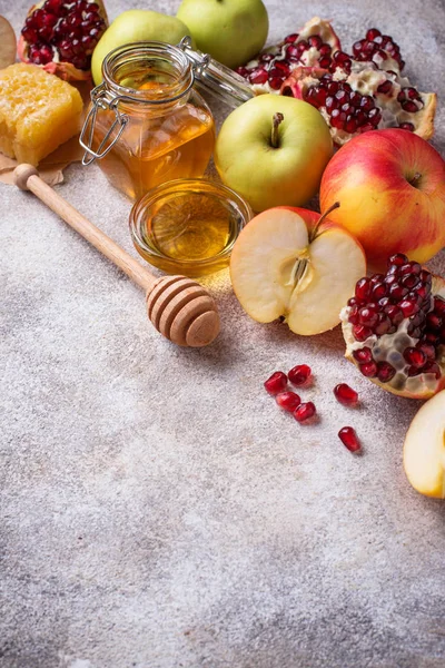 Mel, maçã e romã para Rosh Hashana — Fotografia de Stock