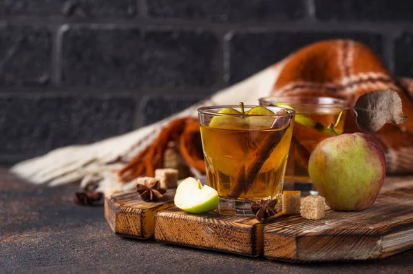 Sidra de manzana picante, bebida de otoño — Foto de Stock