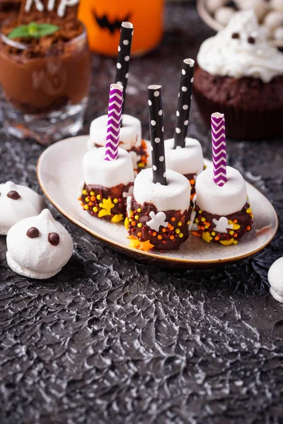 Halloween treat marshmallow in chocolate — Stock Photo, Image