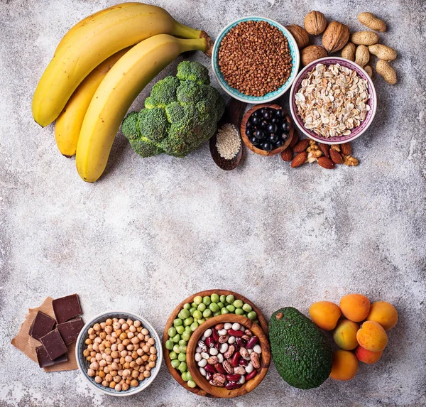 Surtido de alimentos que contienen magnesio — Foto de Stock