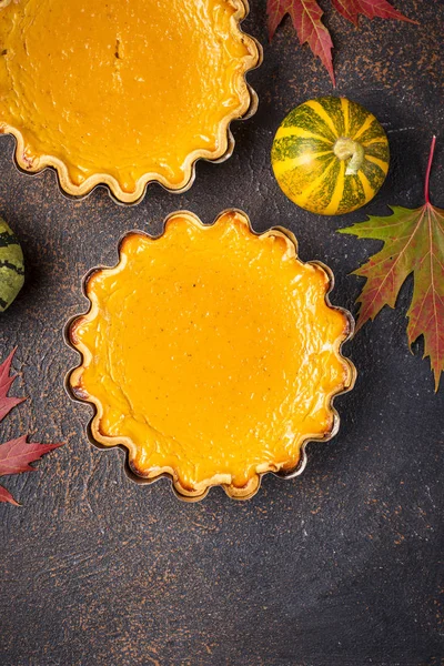 Traditional american homemade pumpkin pie — Stock Photo, Image