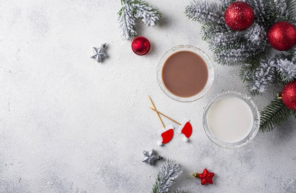Christmas chocolate snowflake martini cocktail — Stock Photo, Image
