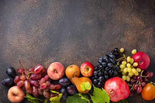 Varias frutas de otoño. Concepto de cosecha —  Fotos de Stock