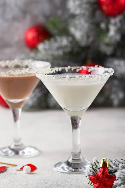 Kerstchocolade sneeuwvlok martini cocktail — Stockfoto
