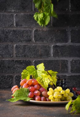 Çeşitli üzümler.