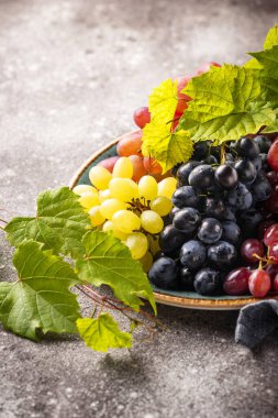 Çeşitli üzümler.