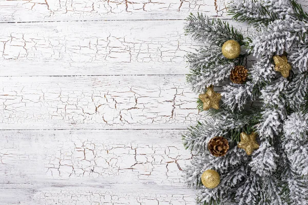 Weihnachten Hintergrund mit goldenem Dekor — Stockfoto