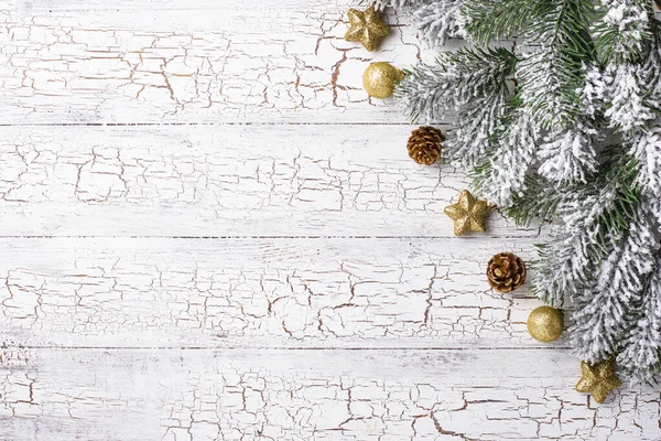 Weihnachten Hintergrund mit goldenem Dekor — Stockfoto