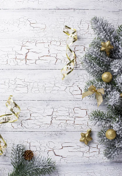 Fondo de Navidad con decoración dorada — Foto de Stock