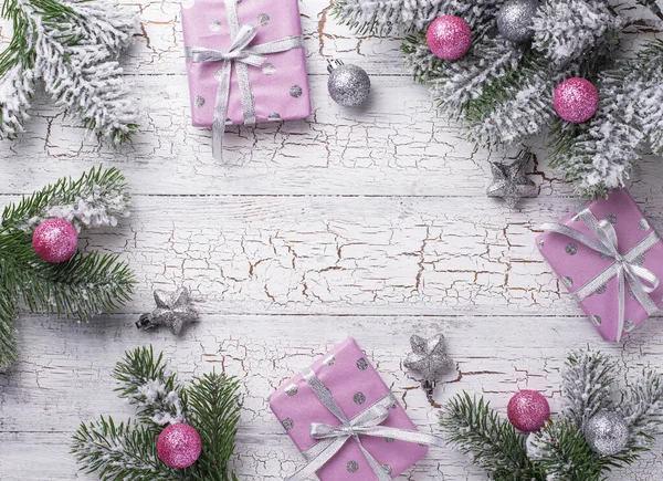 Χριστούγεννα φόντο με ροζ κουτί δώρου — Φωτογραφία Αρχείου