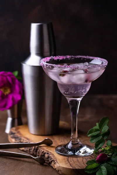 Cocktail rosa Margarita con sciroppo di rosa — Foto Stock