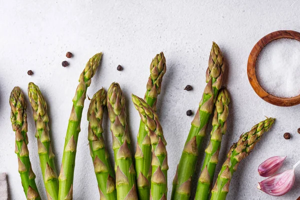 Fresh raw ripe green asparagus — Stock Photo, Image