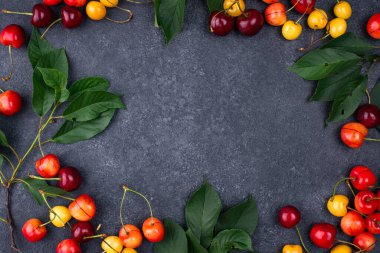 Taze kırmızı ve sarı kiraz