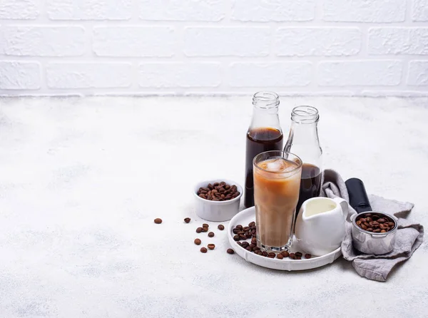 Κρύος καφές με πάγο και γάλα — Φωτογραφία Αρχείου
