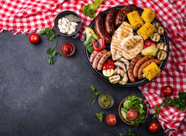 Izgara sosis, et ve sebze..