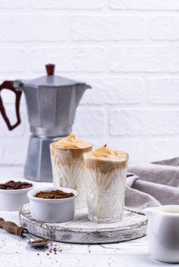 Dalgona sütlü kremalı kahve