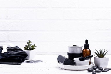 Siyah kömür detoks kozmetik seti