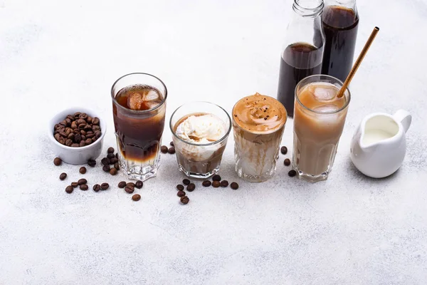 Διαφορετικό μοντέρνο κρύο καφέ ποτό — Φωτογραφία Αρχείου