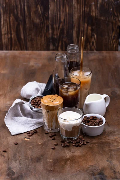 Bebida de café fria na moda diferente — Fotografia de Stock