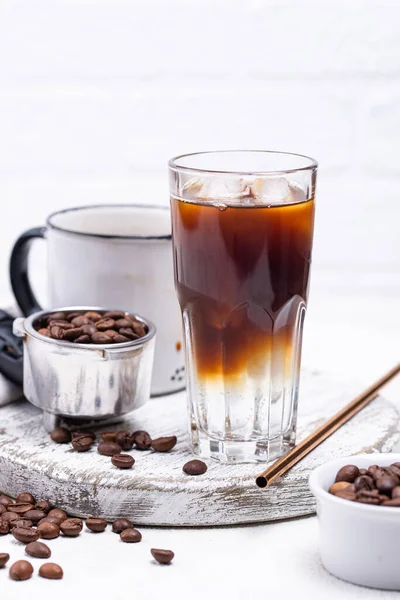 Еспресо тонізуючий, модний кавовий напій — стокове фото