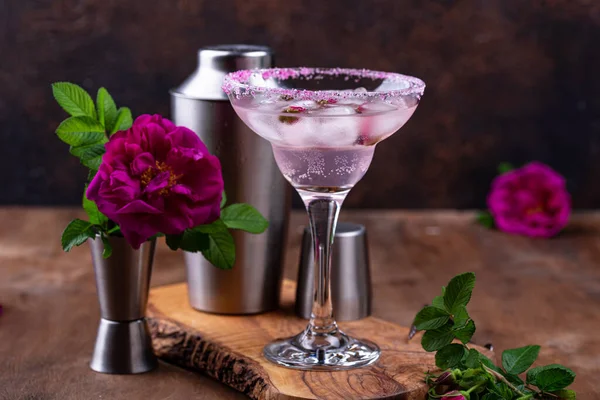 Roze cocktail Margarita met rozensiroop — Stockfoto