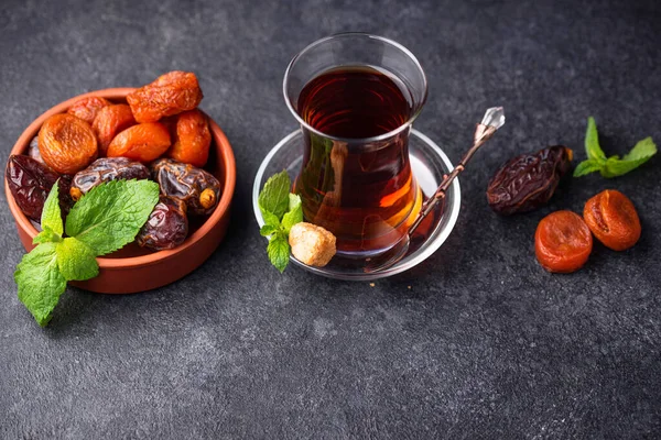 Chá turco com frutas secas — Fotografia de Stock