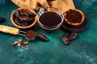 Flört tohumundan kahve. Sağlıklı alternatif moda içeceği.