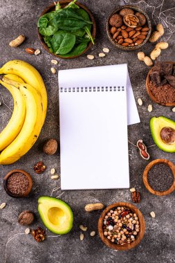 Doğal magnezyum Mg içeren çeşitli ürünler