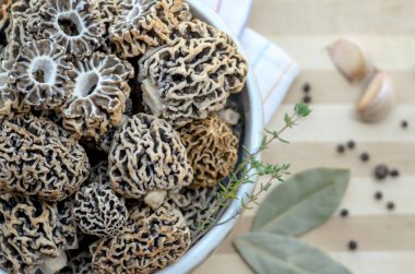 Yenilebilir morel mantar