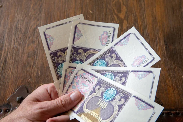 El ele tutuşan Özbekistanlı Para, bilinen adıyla So I 'm.