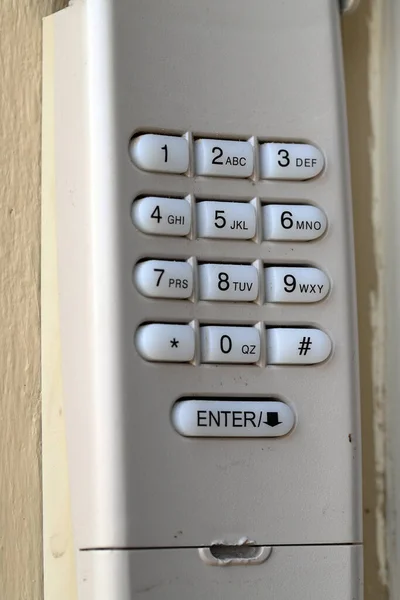 家用安全键盘车库门入口使用的代码键盘 安全代码 — 图库照片