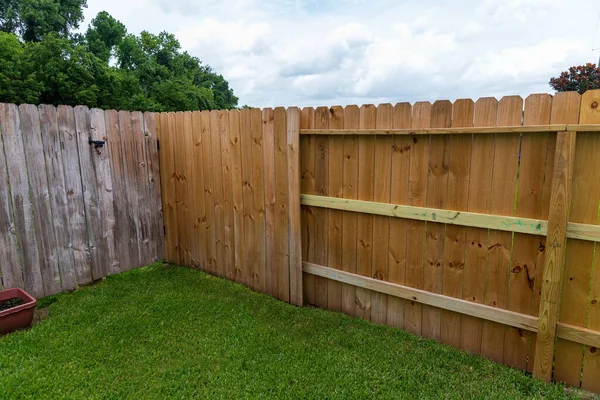 New Old Privacy Wooden Fences Back Yard — Stock Photo, Image