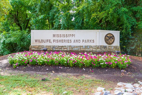 Jackson Usa Juli 2020 Mississippi Department Wildlife Fisheries Parks Unterzeichnen — Stockfoto