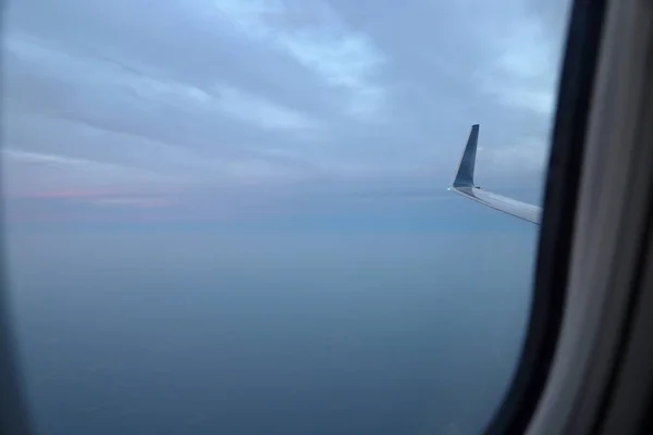 Blick Auf Fenster Außerhalb Des Flugzeugfensters — Stockfoto