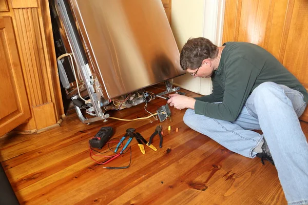 Manutenção Técnico Reparos Borken Máquina Lavar Louça Aparelho Uma Casa — Fotografia de Stock