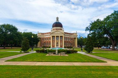 Hattiesburg, MS / USA - 17 Eylül 2020: Güney Mississippi Üniversitesi İkonik Yönetim Binası