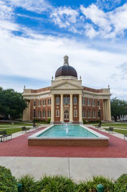 Hattiesburg, MS / USA - 17 Eylül 2020: Güney Mississippi Üniversitesi İkonik Yönetim Binası