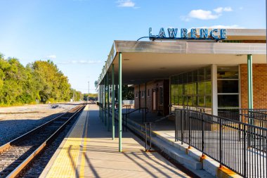 Lawrence, Kansas, ABD - 1 Ekim 2020 Lawrence Kansas Amtrak İstasyonu