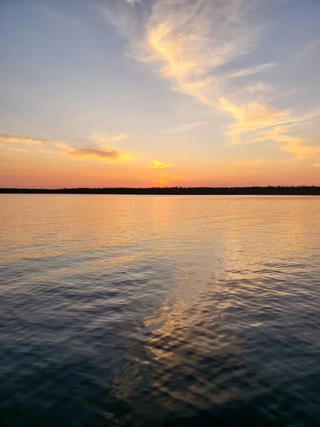 Pôr Sol Sobre Água Calma Lago Criança Parque Provincial Montanha — Fotografia de Stock